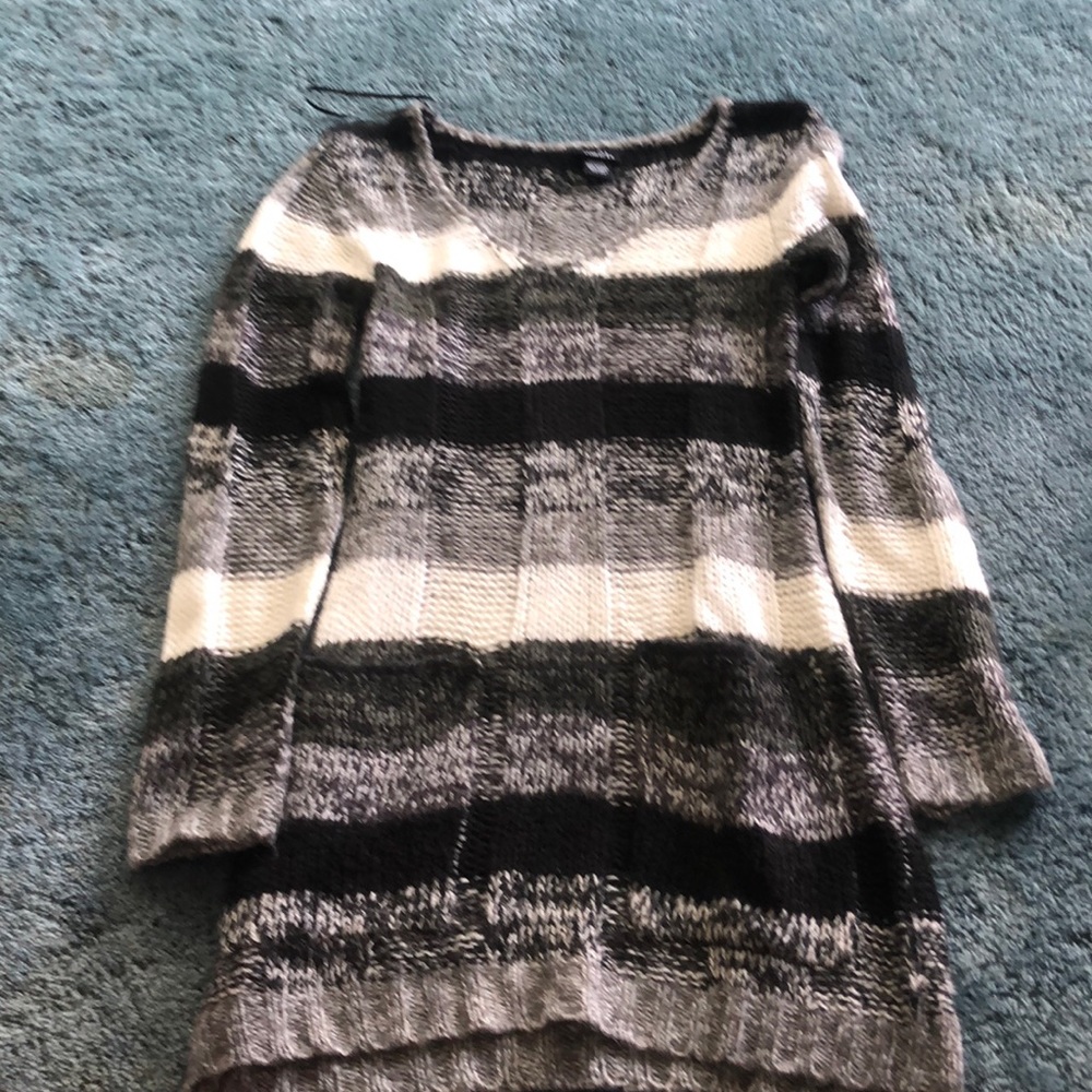 Rue 21 size M sweater